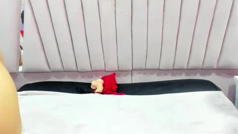 AbbyAndAntonela online show from 02.22.25