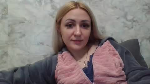 Snapshot of analqueen2024 chatting on 10.17.25 analqueen2024 online show from 10.17.25