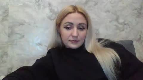 Snapshot of analqueen2024 chatting on 12.17.25 analqueen2024 online show from 12.17.25