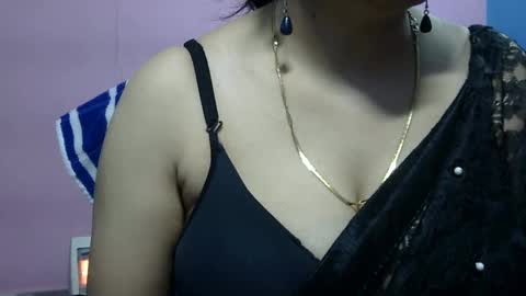 Snapshot of anamika794088 chatting on 12.17.24 anamika794088 online show from 12.17.24