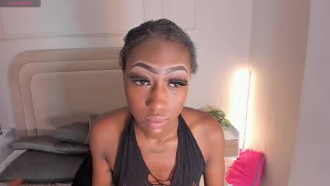 Snapshot of anamonroee chatting on 11.05.25 anamonroee online show from 11.05.25