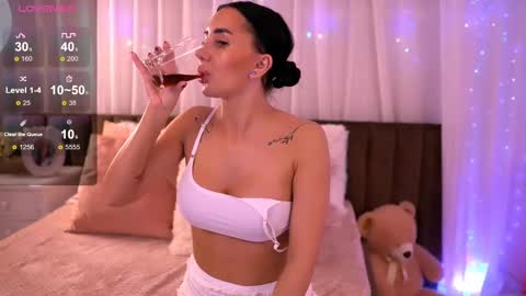 Snapshot of anarhodes chatting on 03.07.25 Anna online show from 03.07.25