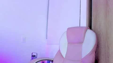 Anastacia online show from 12.16.24