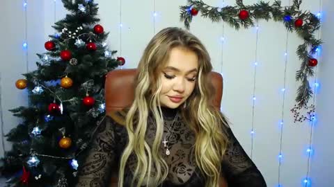 Snapshot of anastacyyellig chatting on 12.14.24 anastacyyellig online show from 12.14.24