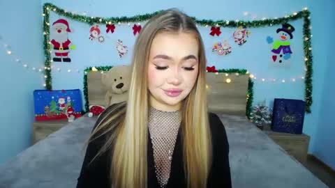 Snapshot of anastacyyellig chatting on 12.26.24 anastacyyellig online show from 12.26.24