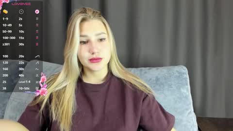 Snapshot of and1sa chatting on 11.12.25 Andisa online show from 11.12.25