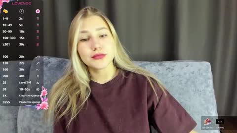 Snapshot of and1sa chatting on 12.04.25 Andisa online show from 12.04.25