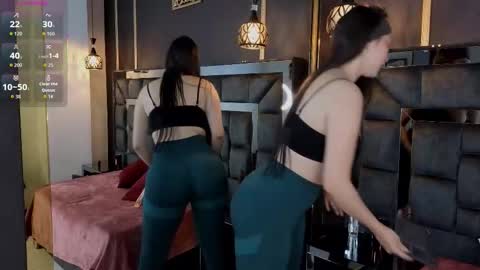 Snapshot of andiejones chatting on 11.25.25 andiejones online show from 11.25.25