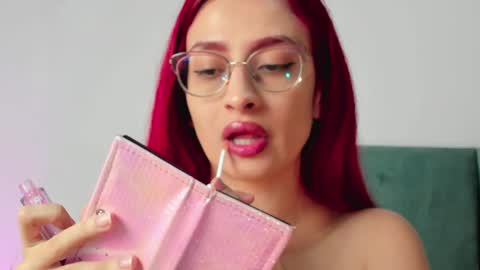 Andra Cyrus online show from 01.22.25