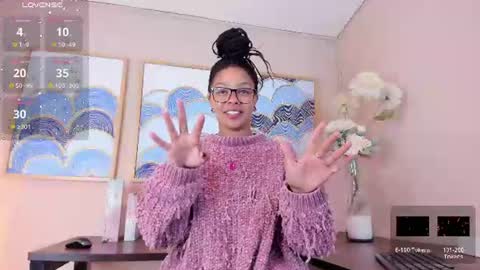 Snapshot of andreaa_zoee_ chatting on 06.19.26 Andrea Zoelins online show from 06.19.26