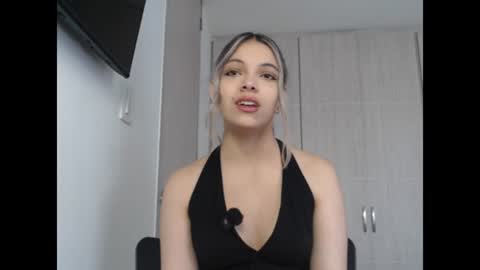Snapshot of andreau_19 chatting on 07.24.26 andreau 19 online show from 07.24.26