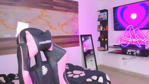 andrees_s online show from 10.31.25