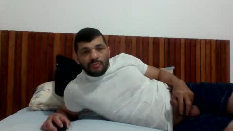 Snapshot of andreloko123 chatting on 11.25.25 andreloko123 online show from 11.25.25