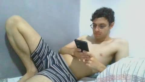 Snapshot of andres129494 chatting on 11.14.25 andres129494 online show from 11.14.25