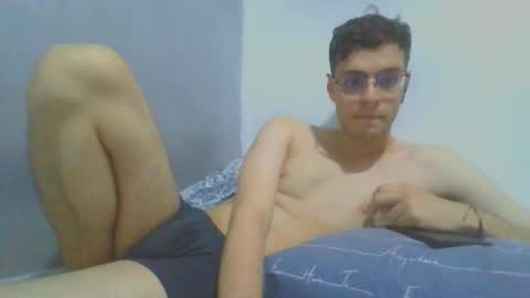 Snapshot of andres129494 chatting on 11.26.25 andres129494 online show from 11.26.25