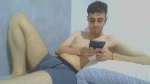 Snapshot of andres129494 chatting on 11.29.25 andres129494 online show from 11.29.25