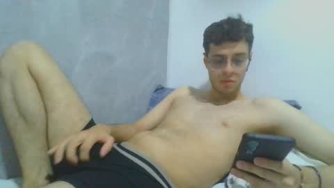 Snapshot of andres129494 chatting on 12.15.25 andres129494 online show from 12.15.25