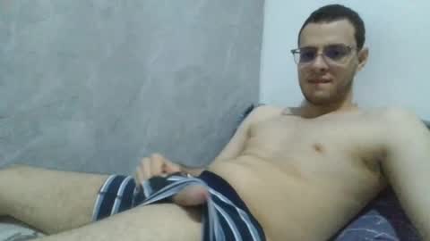 Snapshot of andres129494 chatting on 04.12.26 andres129494 online show from 04.12.26
