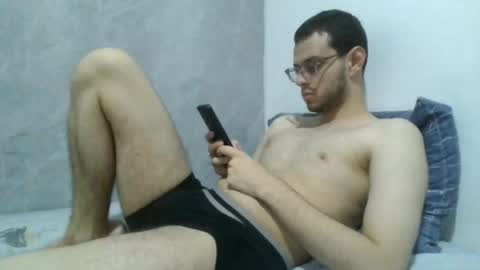 Snapshot of andres129494 chatting on 04.18.26 andres129494 online show from 04.18.26