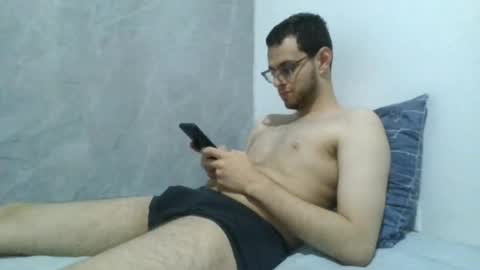 Snapshot of andres129494 chatting on 04.20.26 andres129494 online show from 04.20.26
