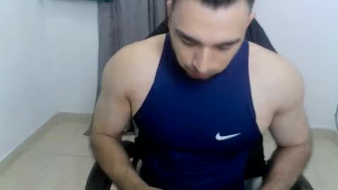 Snapshot of andres180950734 chatting on 05.21.26 andres180950734 online show from 05.21.26