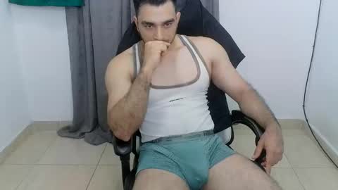 Snapshot of andres180950734 chatting on 05.25.26 andres180950734 online show from 05.25.26