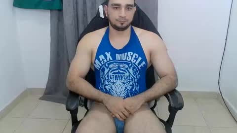 Snapshot of andres180950734 chatting on 05.27.26 andres180950734 online show from 05.27.26