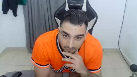 Snapshot of andres180950734 chatting on 06.10.26 andres180950734 online show from 06.10.26