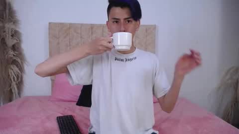 Snapshot of andres992563 chatting on 02.02.25 Alann online show from 02.02.25