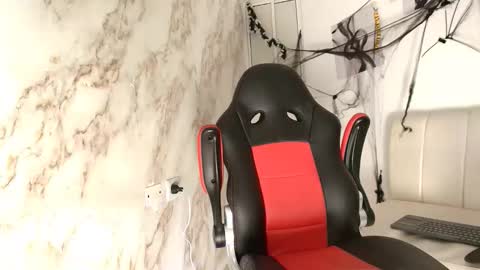 andres_stud online show from 10.25.25