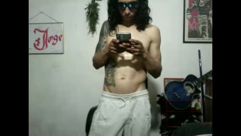 Snapshot of andresdelews chatting on 03.25.26 Delews online show from 03.25.26