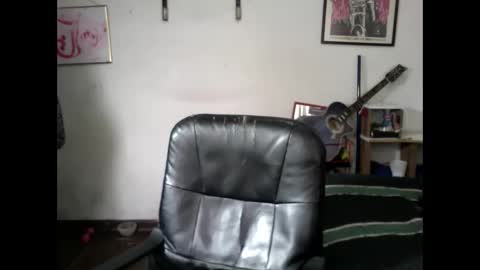 Snapshot of andresdelews chatting on 04.05.26 Delews online show from 04.05.26