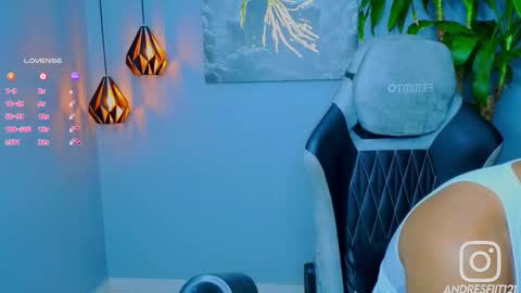 Snapshot of andresfiit chatting on 09.21.25 Andres online show from 09.21.25