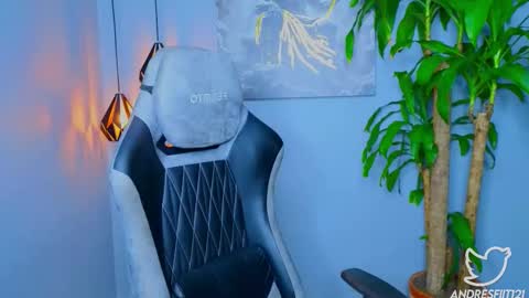 Snapshot of andresfiit chatting on 09.25.25 Andres online show from 09.25.25