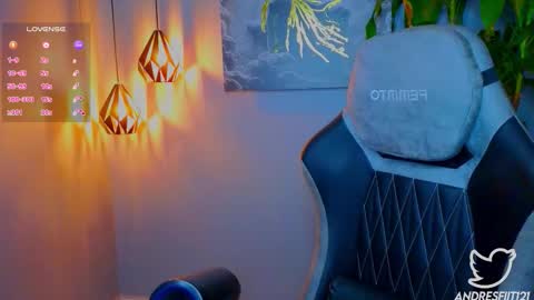 Snapshot of andresfiit chatting on 10.07.25 Andres online show from 10.07.25