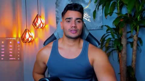 Snapshot of andresfiit chatting on 10.14.25 Andres online show from 10.14.25