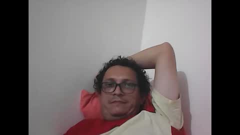 Snapshot of andresfloga chatting on 12.01.25 andresfloga online show from 12.01.25