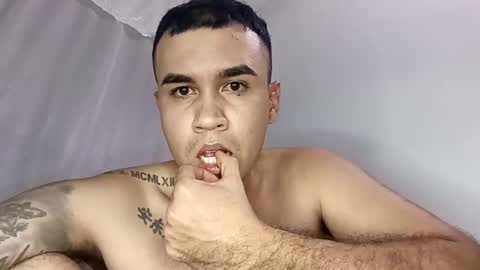 Snapshot of andreshot199604 chatting on 11.16.25 Andrs holguin online show from 11.16.25