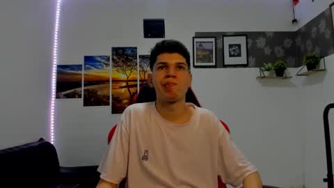 Snapshot of andrew_2811 chatting on 11.04.25 andrew_2811 online show from 11.04.25