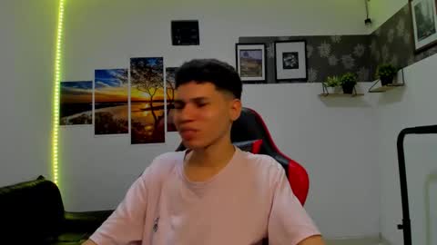 Snapshot of andrew_2811 chatting on 11.05.25 andrew_2811 online show from 11.05.25