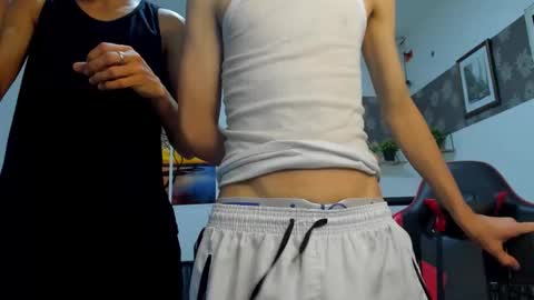 Snapshot of andrew_2811 chatting on 11.20.25 andrew_2811 online show from 11.20.25