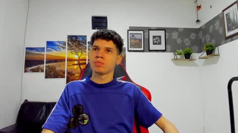 Snapshot of andrew_2811 chatting on 12.14.25 andrew_2811 online show from 12.14.25