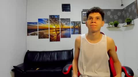 Snapshot of andrew_2811 chatting on 12.18.25 andrew_2811 online show from 12.18.25