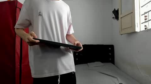 andrew_2811 online show from 04.29.26