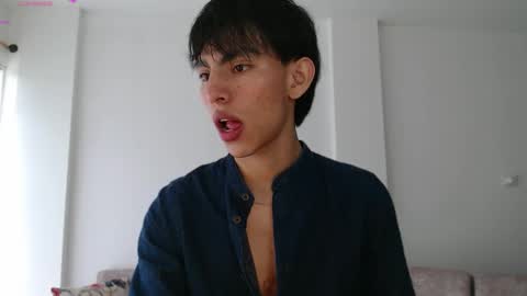 Snapshot of andrew_courtz chatting on 12.15.25 Andrew Courtz online show from 12.15.25