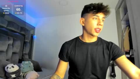 Snapshot of andrew_twink18 chatting on 02.27.25 Andrew M. online show from 02.27.25