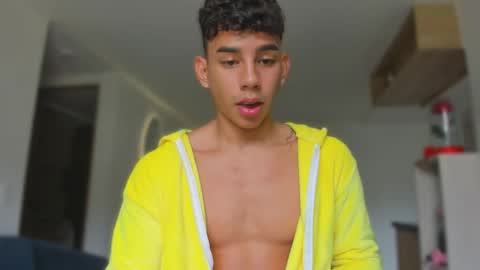 Snapshot of andrew_twink18 chatting on 10.01.25 Andrew M. online show from 10.01.25