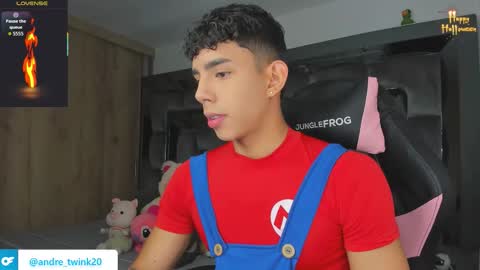 Snapshot of andrew_twink18 chatting on 10.08.25 Andrew M. online show from 10.08.25
