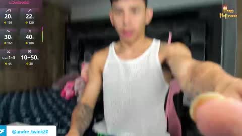 Snapshot of andrew_twink18 chatting on 10.29.25 Andrew M. online show from 10.29.25