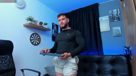 Andrew Diaz online show from 02.05.25